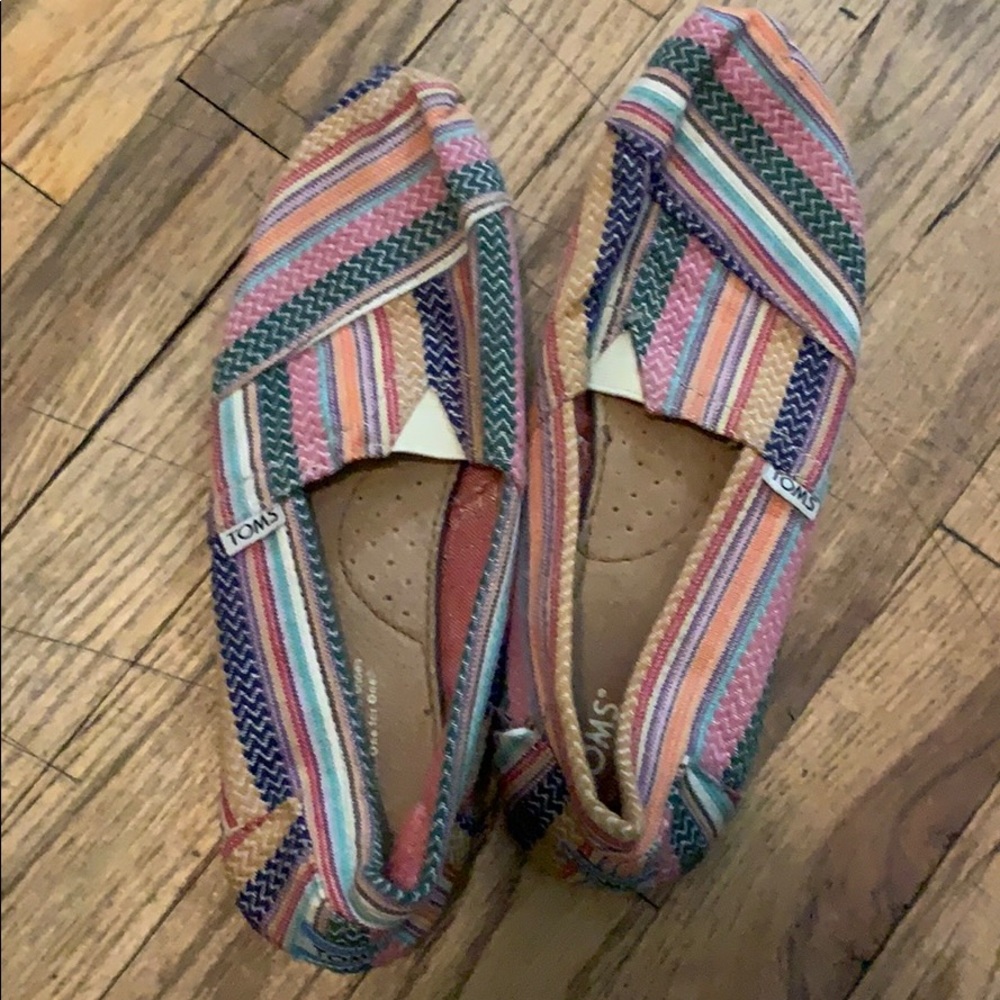 Toms size 9 women’s cloth shoes